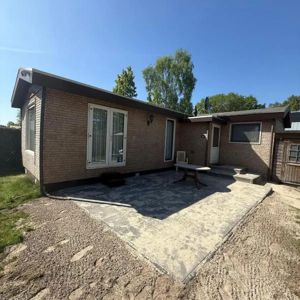 Ruim Chalet Luxe 28, hotel en Ledeacker