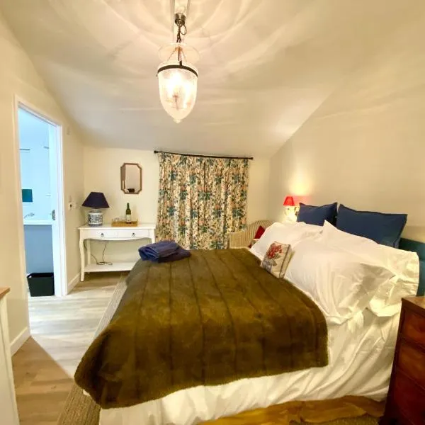 Giffords Hall Garden Room, hotel v destinaci Shimpling