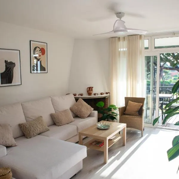 Wonderful apartment in Gavà. Barcelona, hotell i Gavà