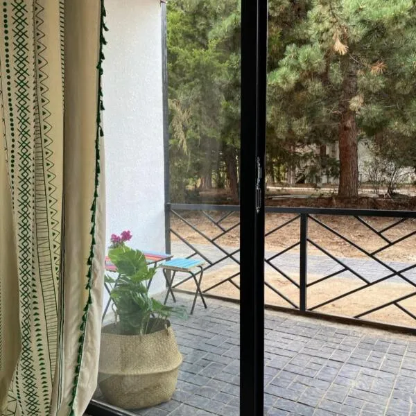 Квартиры под соснами, hotel in Cholpon-Ata