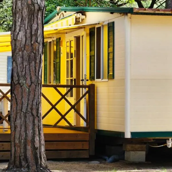 MareBlue Mobilhomes on Camping Mare e Pineta, hotel v destinaci Lido di Spina