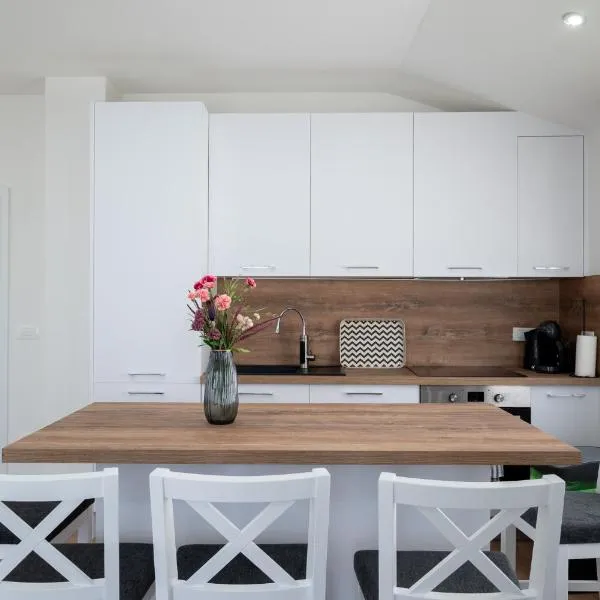 Apartman Tarja, hotel u Kaštel Novom