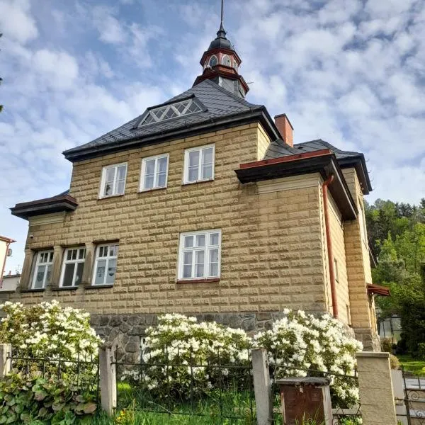 Ubytování pod Věží, hotel in Teplice nad Metují