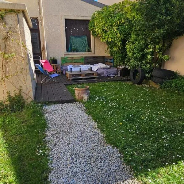 A small haven of peace, hotel in Vitry-sur-Seine