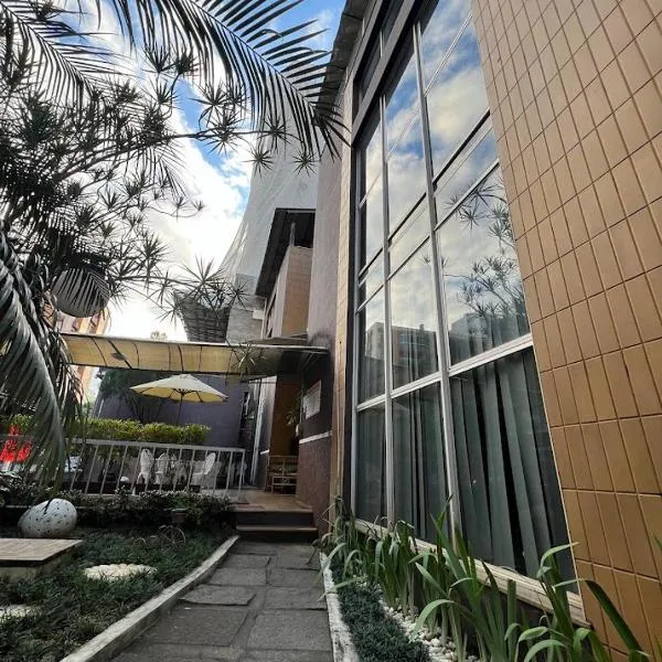 Praia da Costa Suítes – hotel w mieście Vila Velha