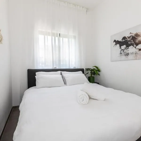 סוויטת מול הבניאס, hotel v destinaci Kibbutz Snir