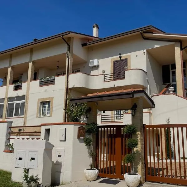 Appartamento IN VILLA, hotel v destinácii Villalfonsina