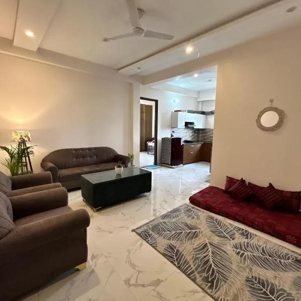 2BHK flat in Rishikesh Divine Home- Kaphal Nest, hotel in Rishīkesh