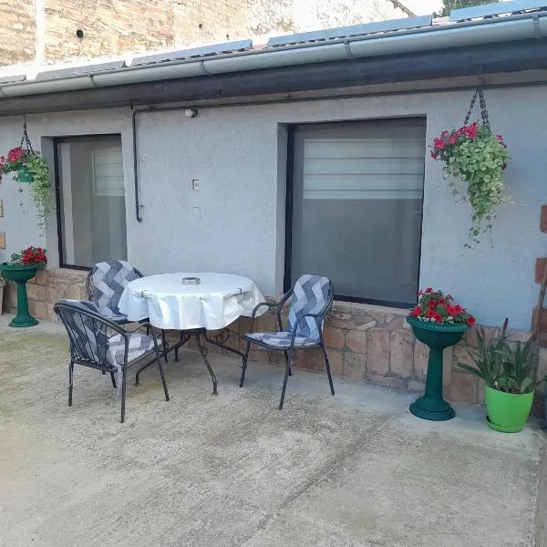 Apartman Sanika, hotel v destinaci Sremska Kamenica