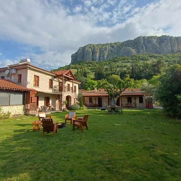 Theopetra Home, hotel di Theópetra