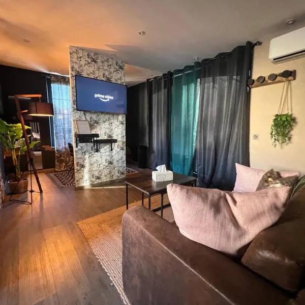 Logement entier, Studio L&M, plein centre ville de Sarlat, avec parking privé et à 5min de la cité médiévale, hotel v destinaci Sarlat-la-Canéda