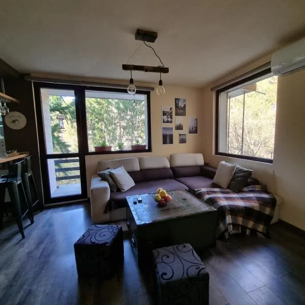 "Whispering pines" vacation home, close to Sofia, hotel in Gola Glava