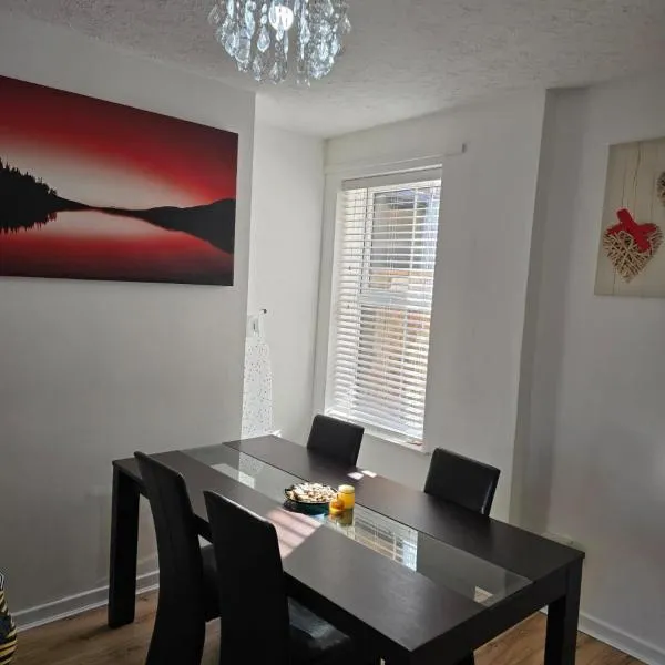 A City Centre family house, hotel in Peterborough
