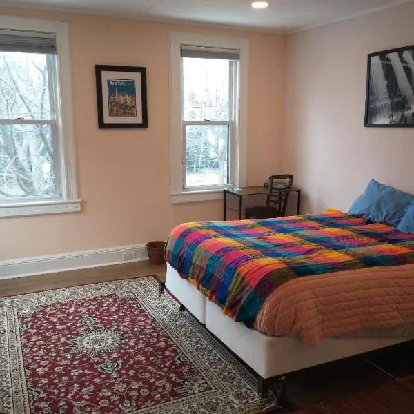 Quiet, So Comfortable 3 Bedroom Apartment 30 Minutes to New York City, hotel in Pfister Helistop