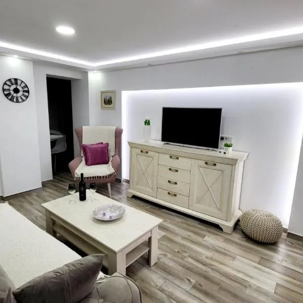 Nomad Montenegro, hotel in Topla