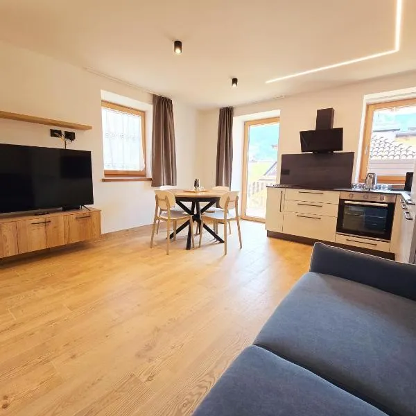 Alpine Lodge Tesero - Alpine Stay Apartments, hotel a Tesero