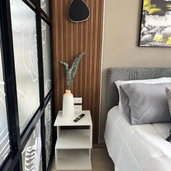 Modern Studio close by La Carolina Metro station, hotell sihtkohas Quito