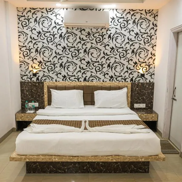 Sairaah Golden Suites, Shirdi: Shirdi şehrinde bir otel