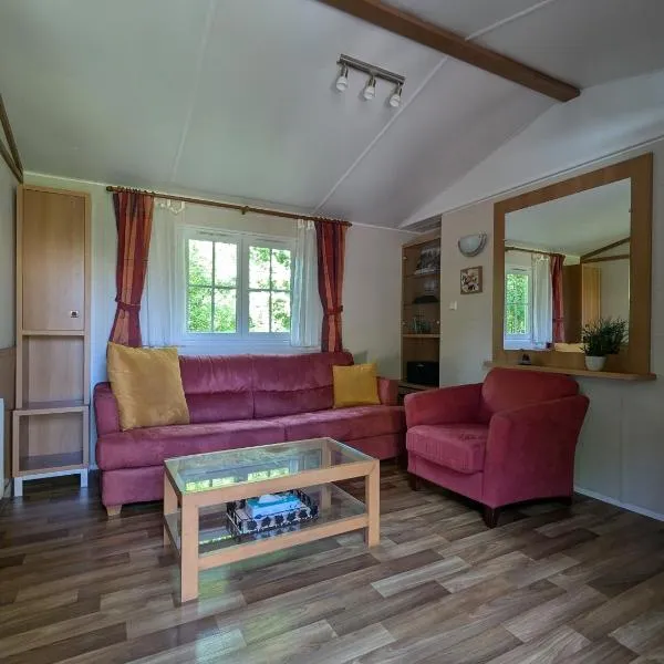 Mobile home tout confort dans un camping 4 étoiles, hotel in Pont-Aven