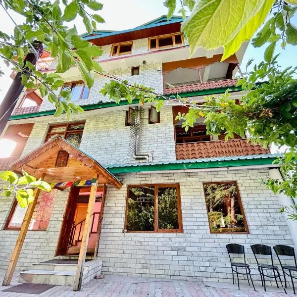 V Cottage, ξενοδοχείο σε Manāli