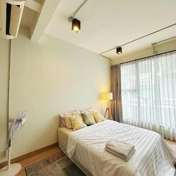 260m walk to BTS Prakanong, hotel in Bangkok