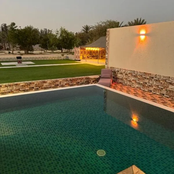 Luxury Farmhouse Near Yas Island With Swimming Pool, BBQ Area & Majlis, hotel in Al Rahba