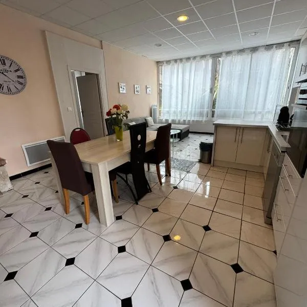 Aquanerius Résidence, hotel in Néris-les-Bains