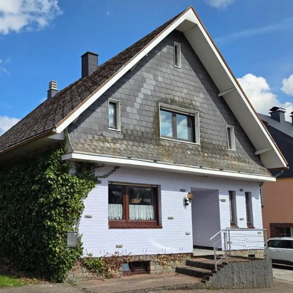 Haus Andrea Theresia، فندق في Weywertz