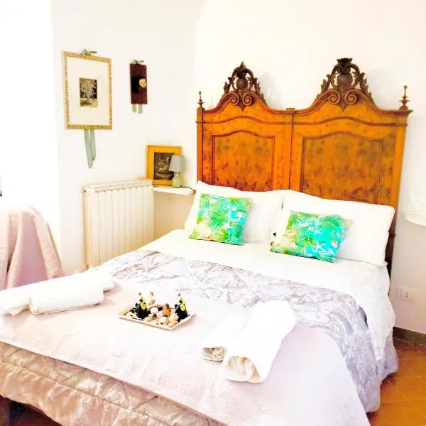 Central Studio in Moneglia 20 steps from beach and 20 minutes from the Cinque Terre by train, hotel v destinaci Moneglia