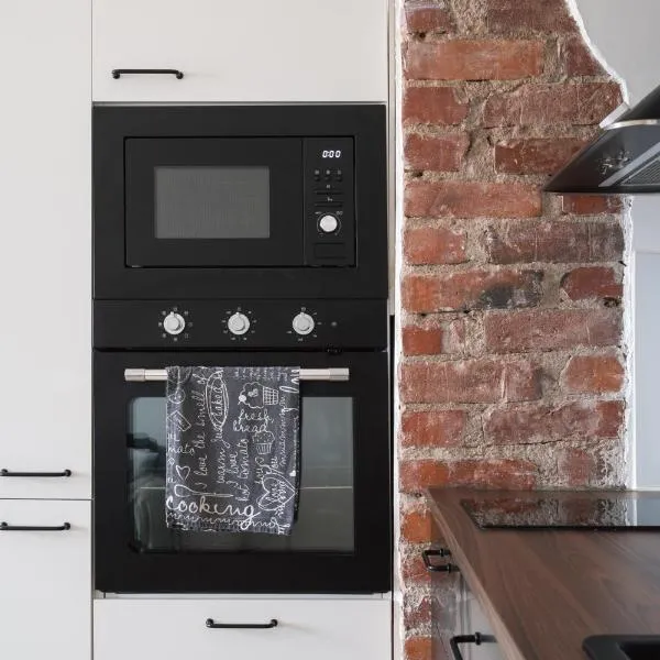 Renovated Top Floor Studio in Kallio, Hotel in Helsinki