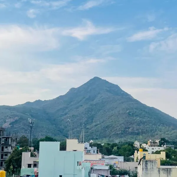 Yogi Ram Guest House, hotel v destinaci Tiruvannamalai