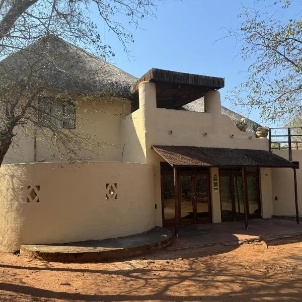Villa Leopards Lookout, hotel in Marloth Park