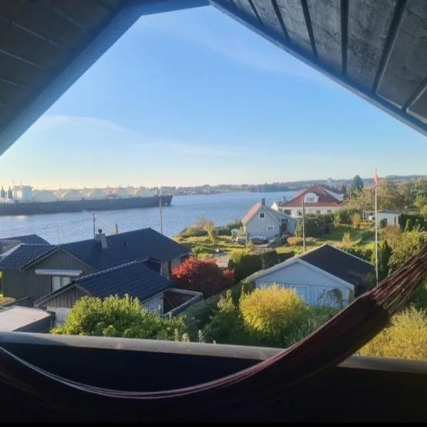 Rom med privat bad, gratis parkering og Wifi, hotel v destinaci Vormedal
