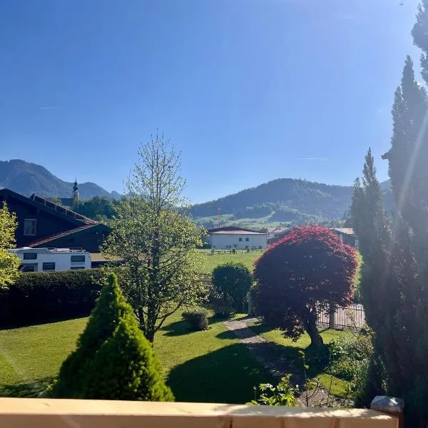 Hasenchalet Ruhpolding, familienfreundlich, Badewanne, Chiemgau-Karte inklusive – hotel w mieście Ruhpolding