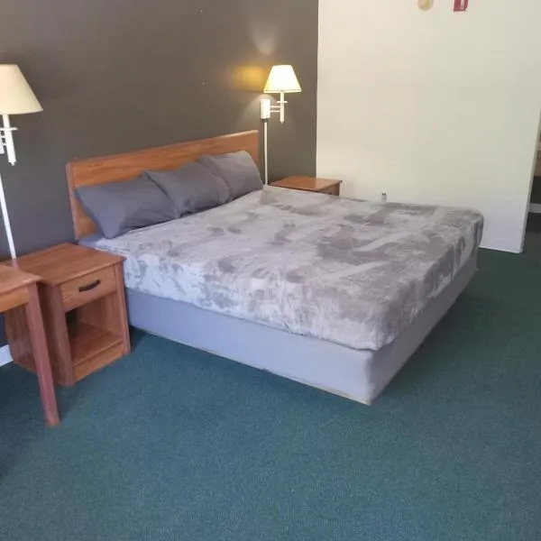 2 Double Beds Hotel Studio 227, hotel v destinaci Livingston