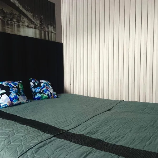 Mieszkanie z ogródkiem nr2, hotel v destinaci Nový Štětín