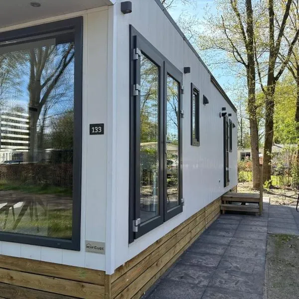 XaBo nr 133 op 5 sterren camping De Pallegarste, hotel in Mariënberg