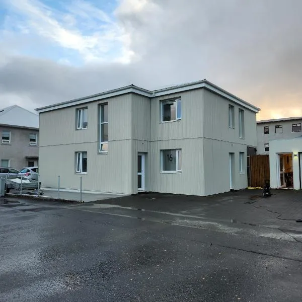 Reynisstaðir, hotel v Keflavíku