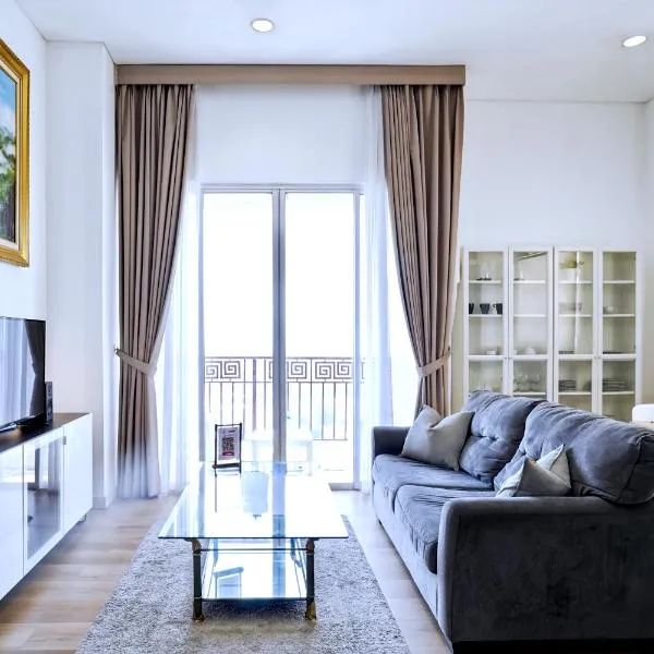2BR Lucky Tower Residence Jakarta Old Town Top Floor Condo、ジャカルタのホテル