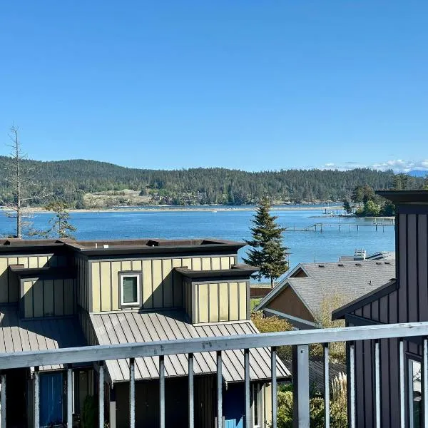 Sooke Harbour Townhouse, hotel in Sooke