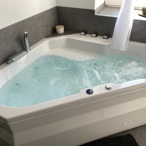 Wellness - Privat-Spa mit Whirlpool, Sauna & Kino, hotel a Grub am Forst