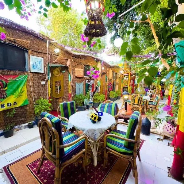 peace garden hostel & camp, hotel v destinaci Luxor