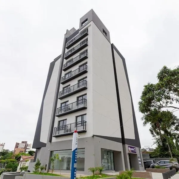 Apartamentos modernos próximo ao Jardim Botanico e à Rodoviária, ξενοδοχείο στην Κουριτίμπα