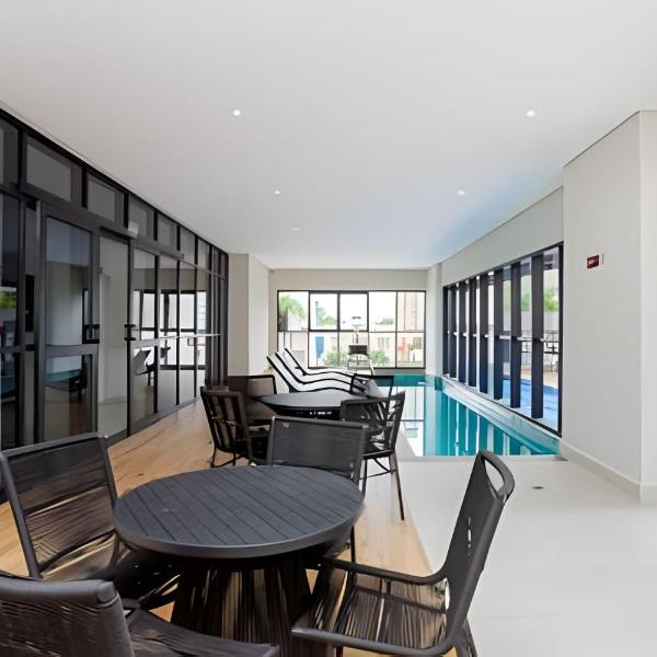 Apartamentos para 3 pessoas com cama Queen - Piscina e Academia no Centro de Curitiba - Foto 5