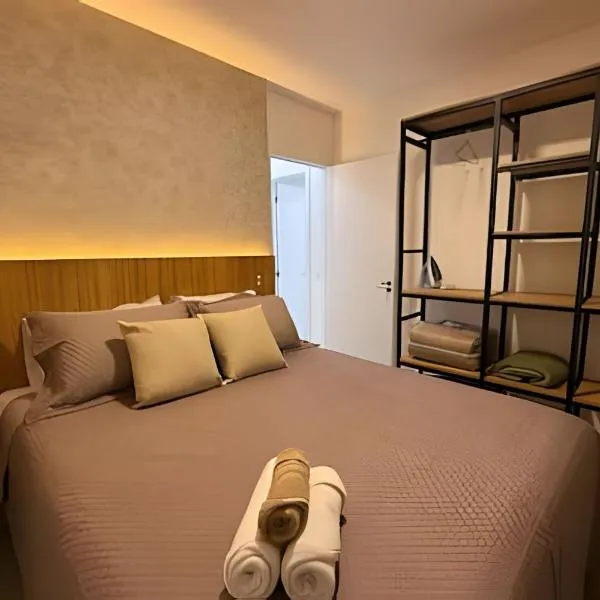 Apartamentos para 5 pessoas com Piscina e Academia no Centro, hotel v destinaci Curitiba