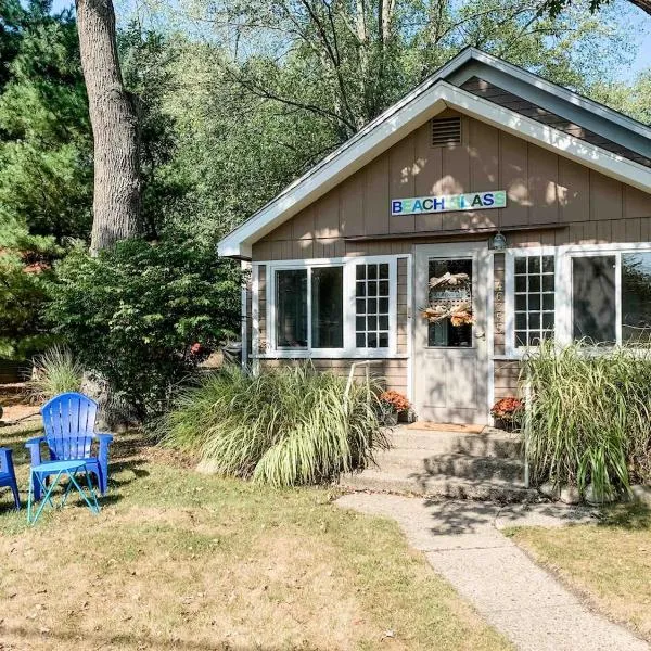 Beachglass Cottage - Family Friendly Kids and Pets, hotel em Grand Beach