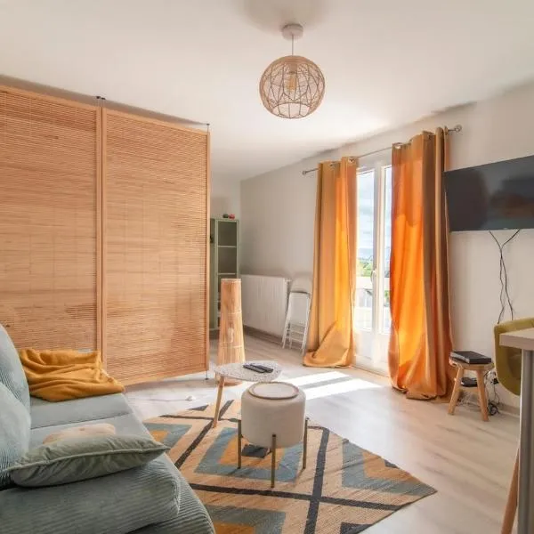 Les Cèdres - grand studio - neuf, hotel v destinaci Castres