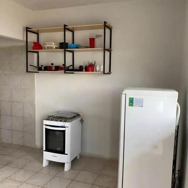 Kitnet com cozinha e ventilador - 2 andar, hotel en Paragominas