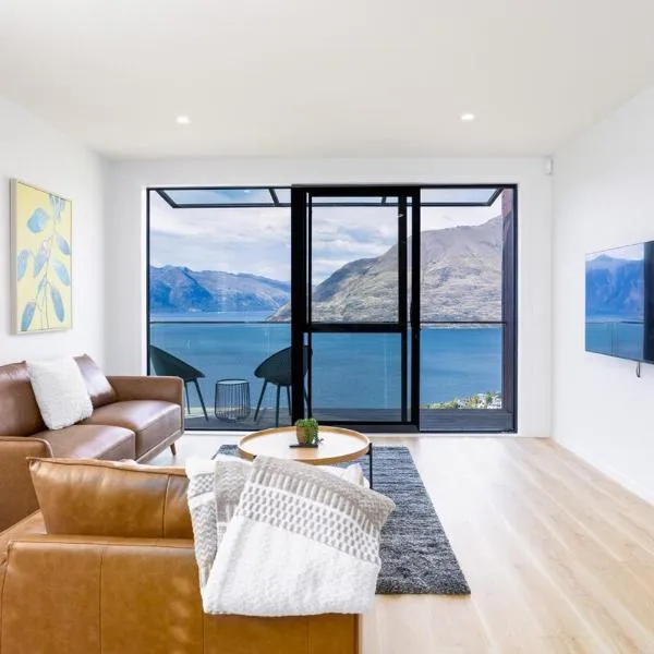 Stunning Lake Veiw Property, hotel em Queenstown