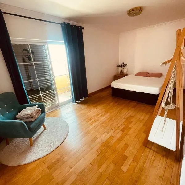The Throne, hotel in Alcabideche